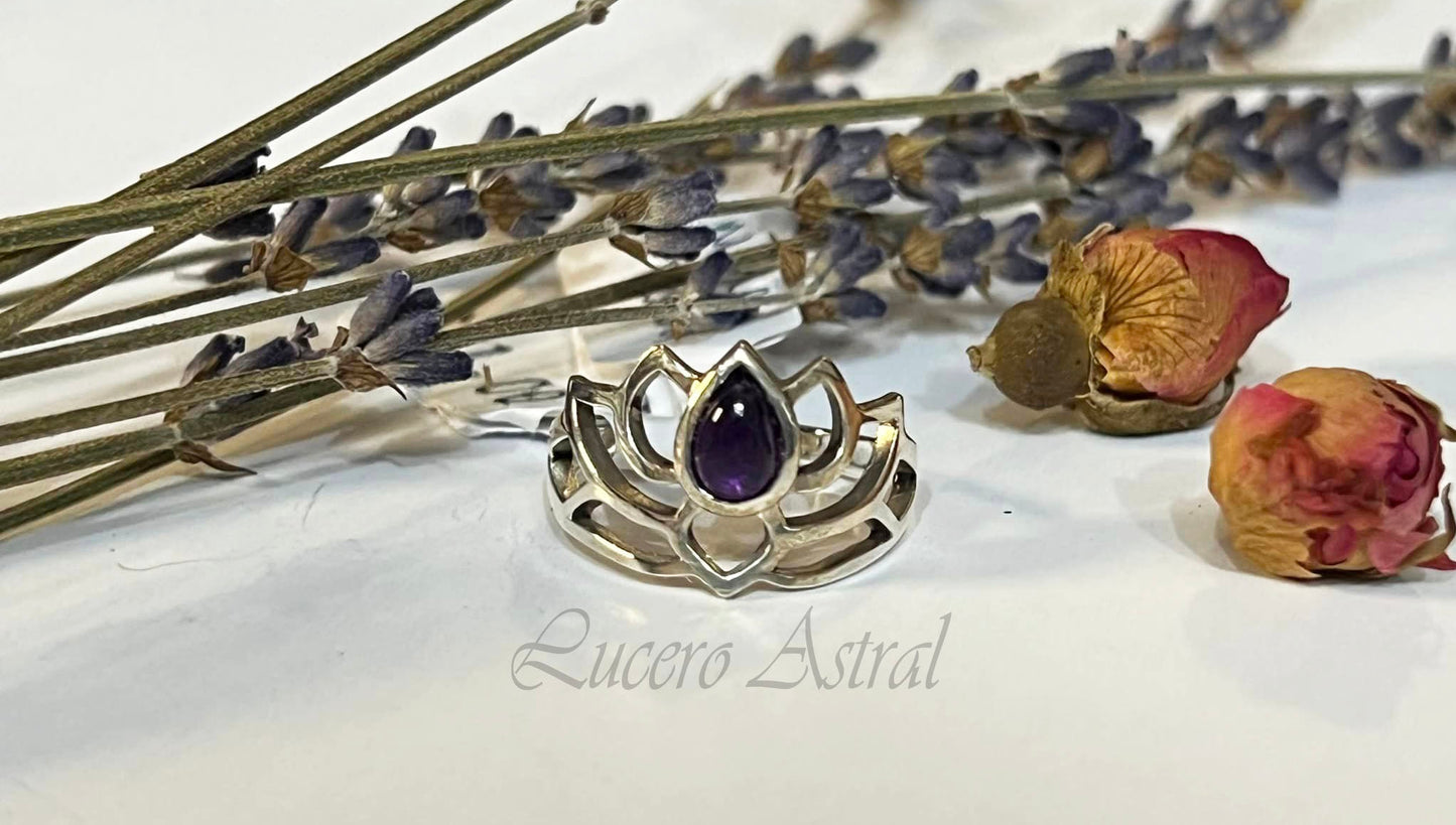Anillo de loto con piedra de amatista - Plata de ley