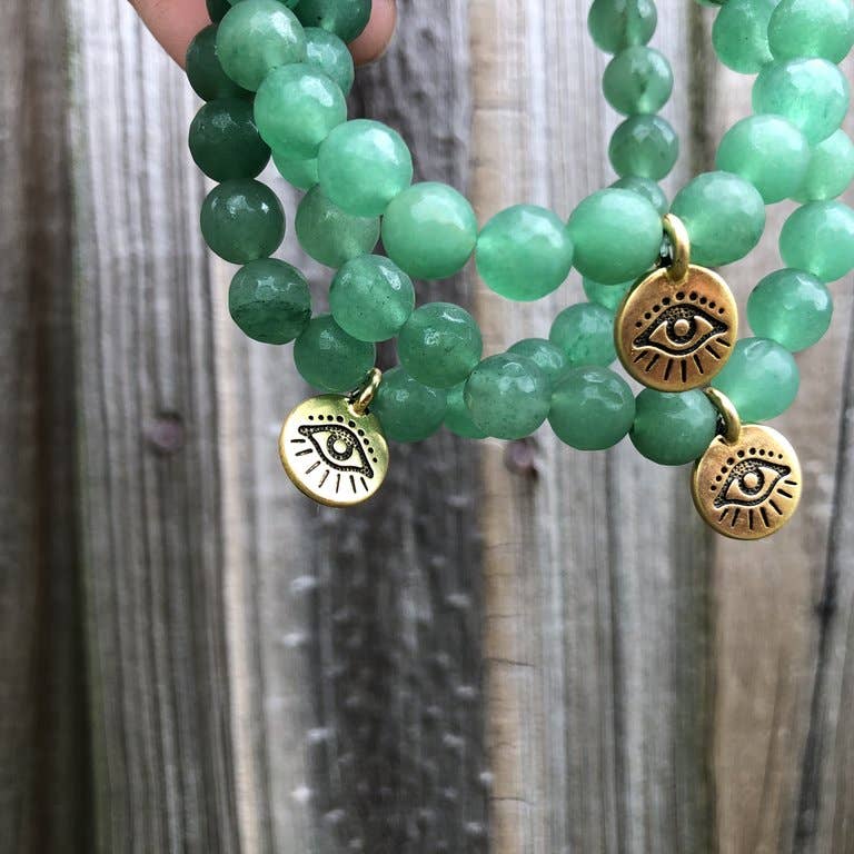 Pulsera de Aventurina Verde con Dije de Tercer Ojo Dorado.