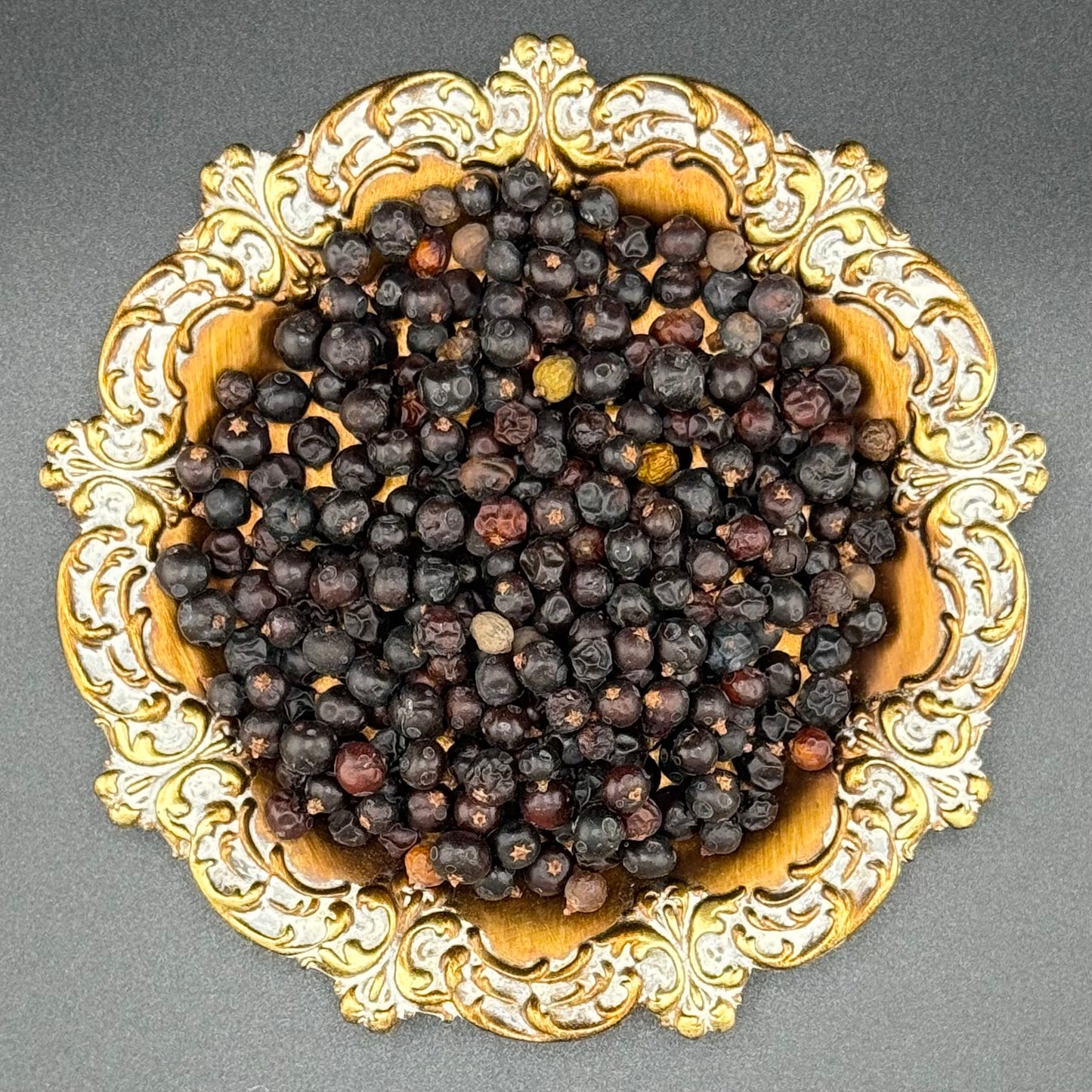Bayas de enebro silvestres