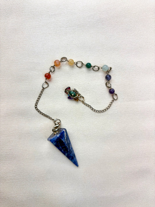 Péndulo de chakra hexagonal de sodalita
