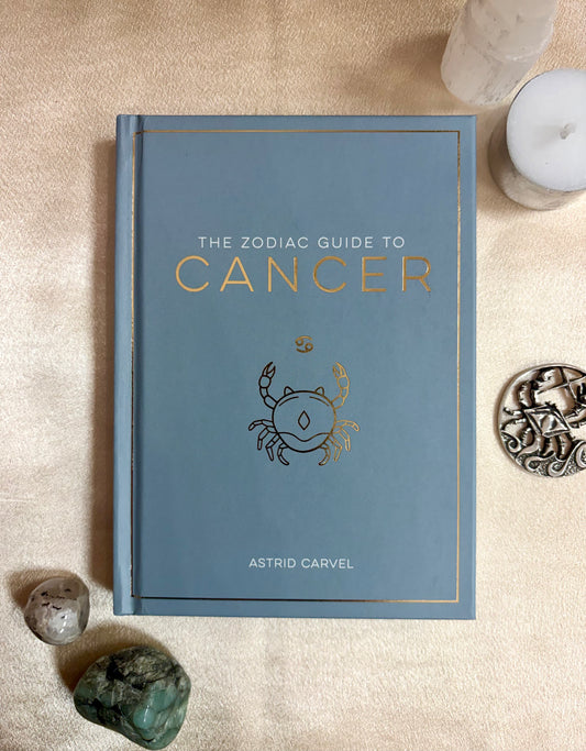 La guía zodiacal de Cáncer por Astrid Carvel